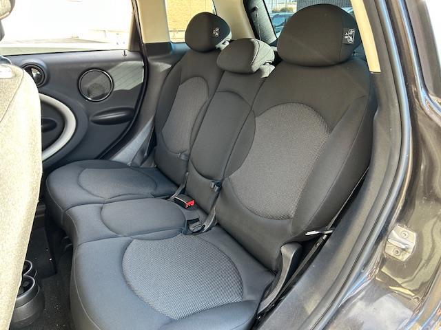 店頭在庫以外にも全国約4万台※の在庫から、ぴったりな1台をご提案します！※2023年10月現在の在庫台数です。売約済の可能性があります。