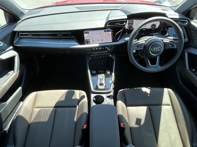 ●【認定中古車】Audi専門のテクニシャンが、100項目にもおよぶ精密な点検を実施。すべてをクリアしたAudi車のみが対象となります。