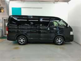 人気のブラックマイカです。