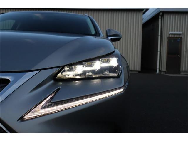 LEDヘッドライトで暗い夜道も明るく照らしてくれます！