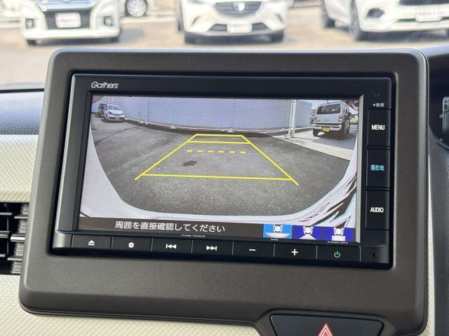 バックカメラ！後方の死角もバッチリ確保で駐車も楽々♪あると安心ですよね