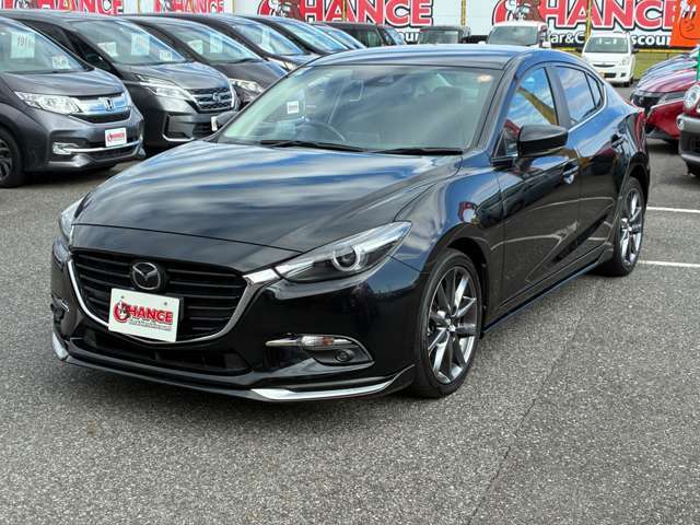 魅力的な車を多数展示してあります。是非、ご来店してください。