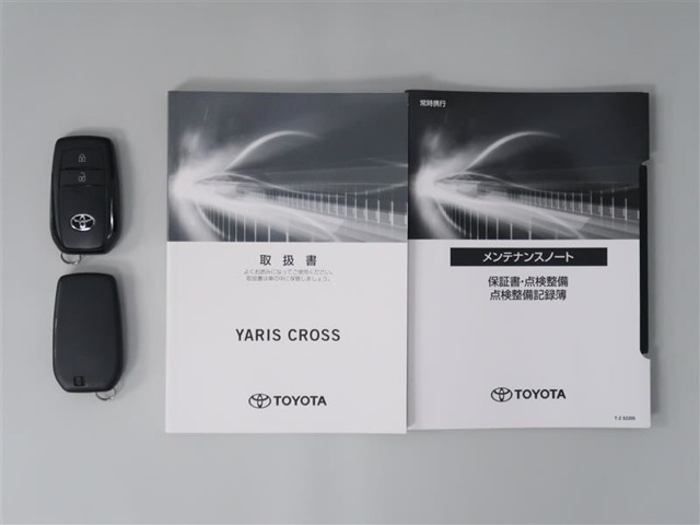 取扱説明書も揃っておりスマートキー2個装備しております。