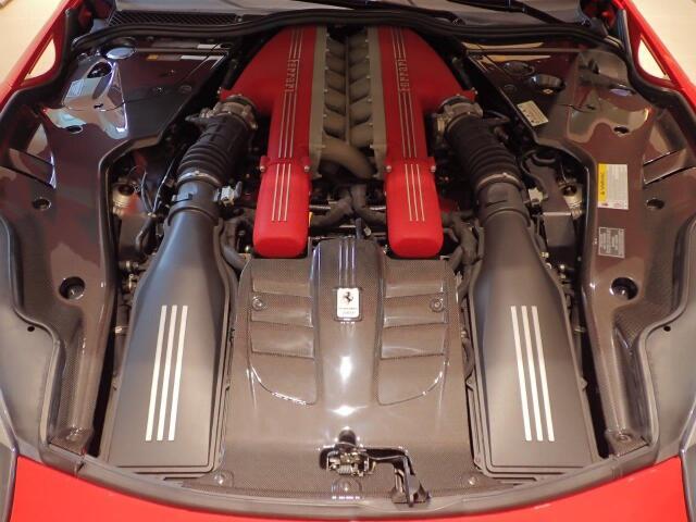 V型12気筒 6.3Lエンジンを搭載