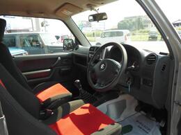 2名乗車・4ナンバー登録・左右レカロシート・荷室縞板パネル・リヤ3面ブラックミラーフィルム