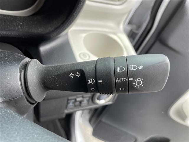 気になる車はすぐにお問い合わせください！画面右側の0066から始まる無料ダイヤルからお問い合わせ下さい！専門スタッフがお車のご質問にお答えいたします！