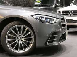 Burmester サラウンドサウンド等豪華装備です！！　ハンドルヒーター付！！　新型メモリーナビ（アップルカープレイ対応）・地デジ・360°カメラ・