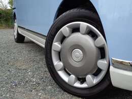 来店時は事前に電話連絡の上ご来店下さい。また、平日土曜日曜祝日は営業しており年末年始のみお休みです。カーセンサー　フリー電話：0078-6002-569407