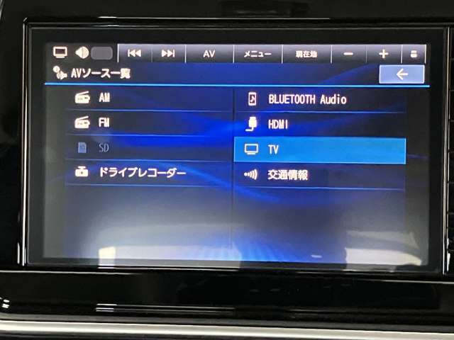 大きなナビで視認性・操作性ともに快適なドライブをサポートします