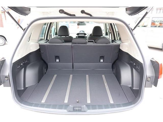 荷室スペースも充分、荷物の収納も楽々です。