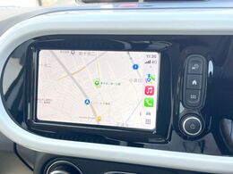 ●Apple　Car　Play：スマホとの有線接続で、ナビ・オーディオ再生などスマホのアプリ機能が画面でも使える便利機能です！