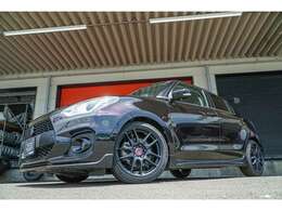 7000キロ台、ミッドナイトパープルに全塗装した車両です！！新品にてZSS車高調、マフラー、牽引フック、ウィング、ホイールナットを装着しました！！