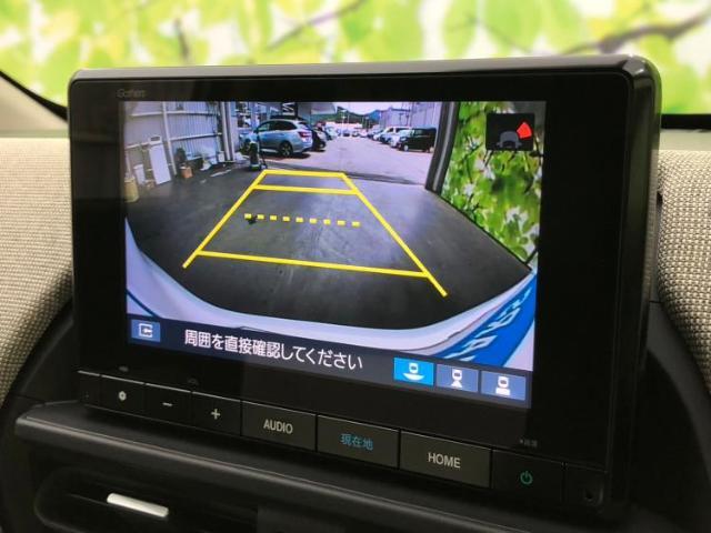 WECARSの展示場では実際に見て、触ってお車をお選びいただけます！知識の豊富な営業スタッフが様々なカーライフをご提案いたします！