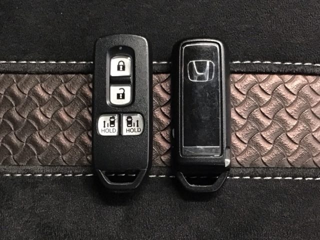スマートキーです！ドアの施錠・解錠・エンジンの始動がスムーズで大変便利です！