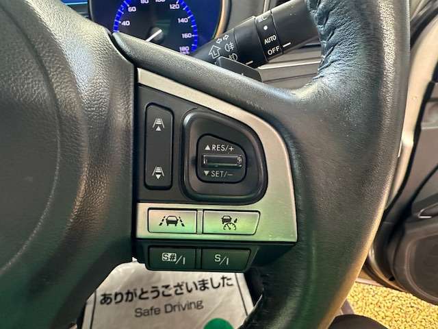 先進運転支援システムのアイサイトVer3搭載！！もしもの時も安心感がありますね！！クルーズコントロールも連動していてとっても便利ですね！！