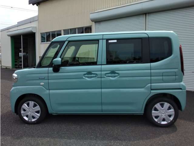 【保険】自動車保険のスペシャリストがお客様の立場になってお客様に最適な自動車保険のご提案や万が一の時の事故対応にあたりますので、ご安心ください。