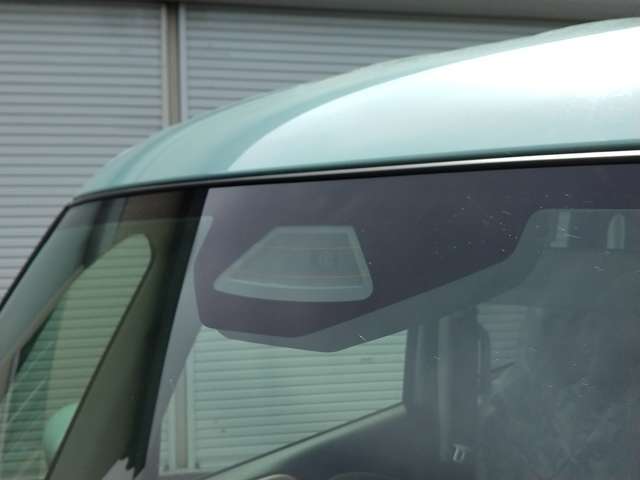 衝突被害軽減ブレーキ搭載のお車です。