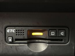 【ETC】高速道路の料金所をストレスなく通過！話題のスポットやサービスエリアに多い「スマートIC」利用時は必須のアイテムです。当店でセットアップを実施、ご納車当日からすぐにご利用いただけます！