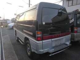 黒！軽油！ディーゼル！ターボ！4WD！5MT！8人乗り！3列シート！