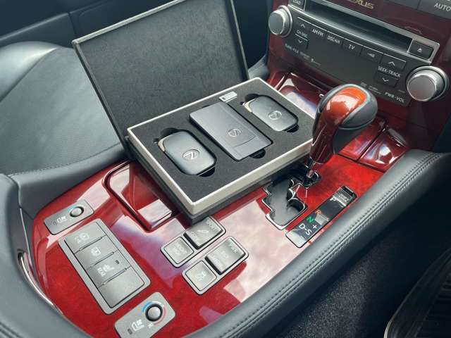 カードキー＆スマートキー2個・エアーシート・3面電動リアサンシェード