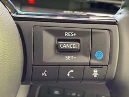 【プロパイロット】高速道路での長距離走行が楽に！！渋滞時と巡回走行のシーンで、アクセル・ブレーキ・ステアリングを自動で制御し、長距離運転の負担を軽減してくれます♪