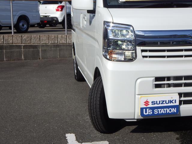 明るく省電力なLEDヘッドランプにオートライトも標準装備です。