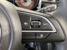 【アダプティブクルーズコントロール】高速道路での長距離走行が楽に！！自動で速度を保つクルーズコントロールが、衝突軽減システムと連携し、前方の車両を感知して車間を保つように速度調節してくれます！！