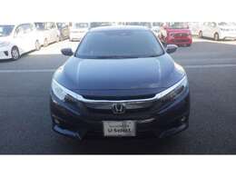 当社自慢のお車です。横にこの車のセールスポイントを、複数の写真と説明でアピールしてあります！まずはご覧になってください。いろんなところをチェックできますよ。