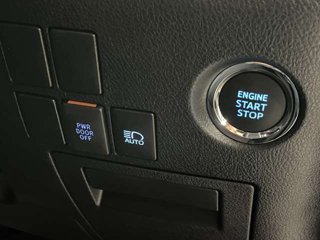 お車の機能や安全装備に関して気になる方は、ぜひ一度ご来店ください！その場でスタッフがご説明可能です！