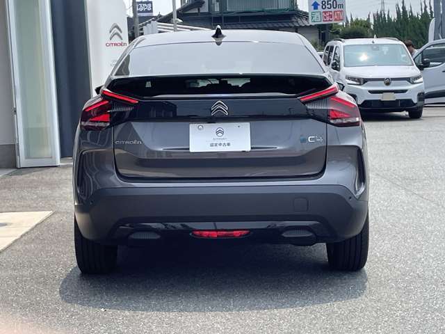 ご連絡は電話096-351-8822、メールはcitroen@adelcars.co.jp