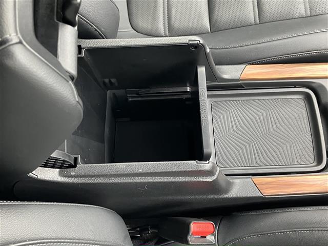 ご成約頂いたお車は全車保証付で納車後も安心！有料オプションで長期保証をお選びいただくことも可能です。