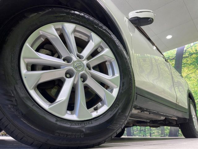 【純正17インチアルミホイール】外観にマッチした純正アルミホイールを装着しております。各種社外アルミホイールや、スタッドレスタイヤも取扱いしております。是非ご相談ください♪