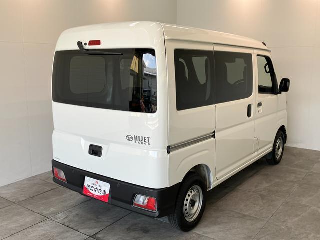 お客様にぴったりなおクルマをお選びいただけますように様々な展示車をご用意致しております！ダイハツの軽自動車だけではなく、他メーカー車やコンパクトカー・ミニバンなども数多く取り揃えております！