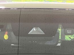 【トヨタセーフティセンス】走行中に前方の車両等を認識し、衝突しそうな時は警報とブレーキで衝突回避と被害軽減をアシスト。より安全にドライブをお楽しみいただけます。