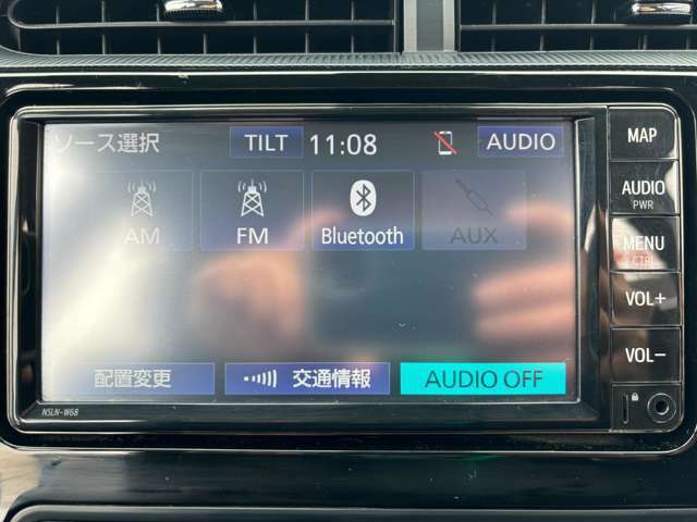 純正SDナビ☆　TVレス・バックカメラ・Bluetooth接続が可能です♪　お手持ちのスマホと接続してお気に入りの音楽で楽しいドライブをお楽しみ下さいませ♪　　　　　　　　まずはお気軽にお問合せを♪