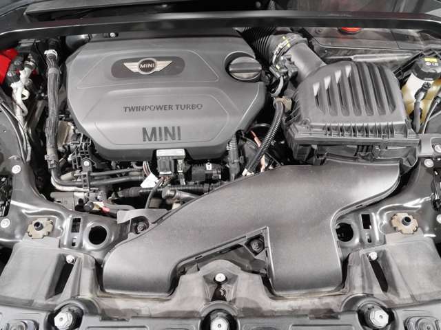 ■総在庫数は約250台！■屋内展示場で天候を気にせず安心してご覧いただけます。■経験を活かして自信を持ってオススメできる確かな良質車のみを厳選ラインナップ致しております！■是非お立ち寄りください♪