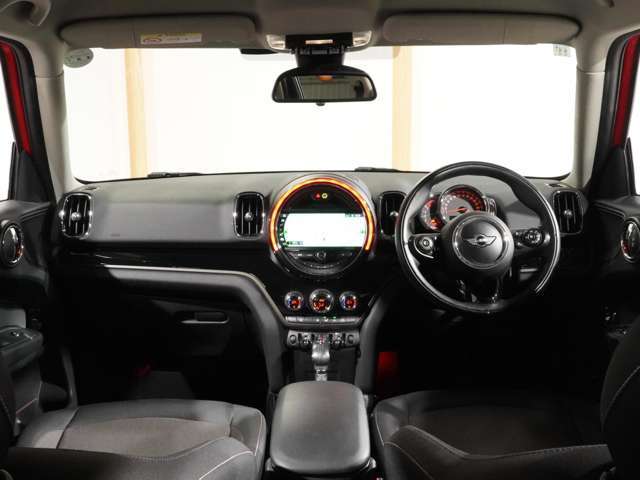 ■高年式、低走行、装備や価格に魅力があるなど、専門店の目線で厳選した高品質なミニのみ厳選し、約250台以上の新旧ミニの中からお気に入りの1台をお選びいただけます■マッチした1台がきっと見つかりますよ♪