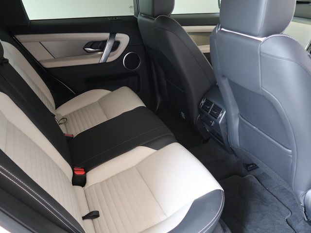 輸入車ならではの洗練されたインテリア！英国らしい気品高いインテリアに仕上がっております！また、『インテリアレザーガード』も扱っています。詳しくは店頭スタッフまでお声掛けください！