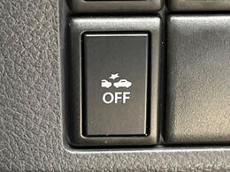 【スズキ　セーフティサポート】走行中に前方の車両等を認識し、衝突しそうな時は警報とブレーキで衝突回避と被害軽減をアシスト。より安全にドライブをお楽しみいただけます。