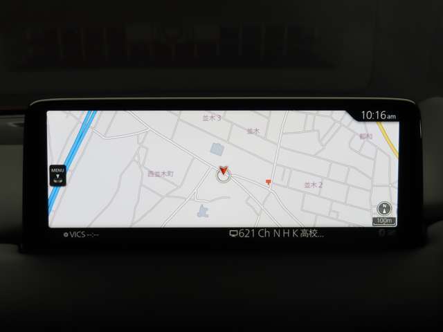 ナビSDを装着済みですので、ご納車後は直ぐにご使用いただけます。CDやDVDは装備していませんが、フルセグ付きでTVの視聴も可能です。