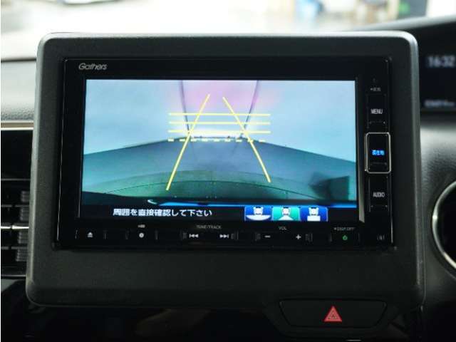 ◆バックカメラ◆リバースにするだけで映ります、後方の安全確認や、狭い駐車場での車庫入れ、雨の日や夜間など視界の悪い時に便利です！安全にバックする為には欠かせない装備です。
