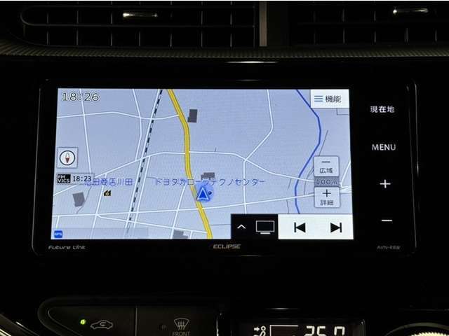 ナビ付きです。目的地を設定すれば、初めての場所でも簡単に行くことが出来ます。