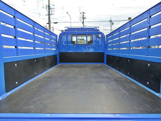 荷台床も良好コンディション！ワレや浮きなしで、すぐに業務使用OKです☆