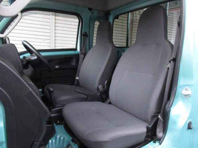 在庫にないお車ももちろんお客様のご希望を聞かせていただき、全国のオートオークションからお探しすることも可能ですのでお問い合わせお待ちしております。