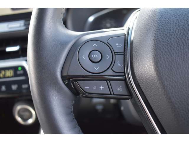 ハンドルから手を離さずにオーディオの操作ができるステアリングスイッチ！