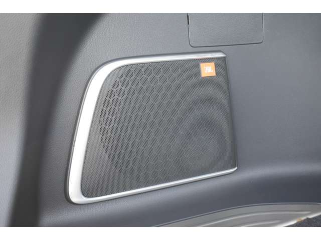 JBLサウンド付き