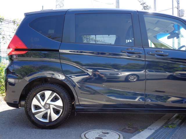 納車整備ついても近畿運輸局から認定を受けた当社、認証工場で分解記録(法定整備)を実施し、車検を基準に不具合箇所、消耗部品は改善して納車させていただきます。