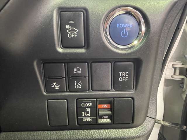 お車の機能や安全装備に関して気になる方は、ぜひ一度ご来店ください！その場でスタッフがご説明可能です！