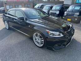 お車でのアクセスは、上信越自動車道【信州中野インター】から約5分。お気軽にご来店下さい。大きなスズキの看板が目印です。