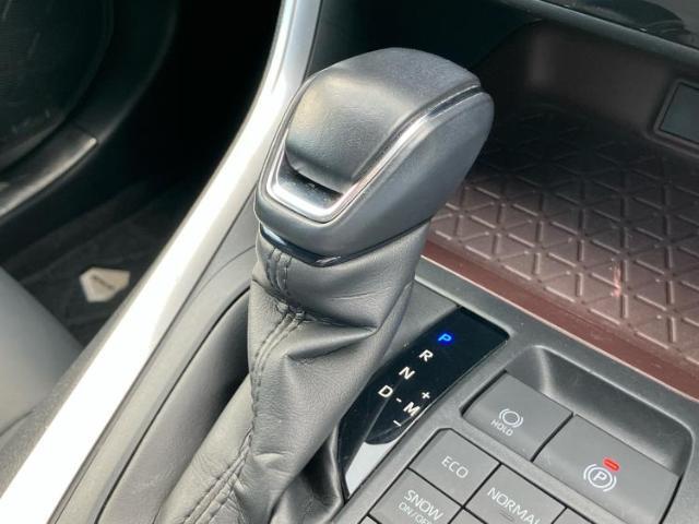 国産車から輸入車まで多様なお客様のニーズのお応えできるように、全国規模で豊富な在庫展開！車のことならWECARSへ！